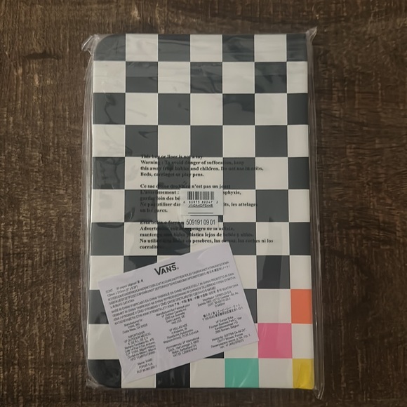 Vans Family Exclusive MoMa Notebook 8” X 5” New in Packaging - Picture 2 of 2